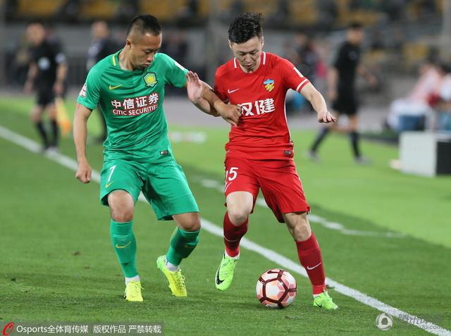 法兰克福5-1遥遥领先　第68分钟，66分钟刚刚登场2分钟的格纳布里受伤，第71分钟被穆西亚拉换下　【比赛焦点瞬间】第2分钟，阿方索-戴维斯后场滑倒，克瑙夫突入禁区射门偏出　第5分钟，埃比姆贝禁区内的打门被挡出　第18分钟，科曼长距离带球后尝试一脚远射，打高了　第23分钟，金玟哉上抢时踢倒对手，吃到黄牌　第25分钟，凯恩禁区内射门稍稍打偏　第29分钟，舒波-莫廷射门太正被特拉普挡出　第56分钟，舒波-莫廷的好机会，近距离的射门打飞了　【双方首发】拜仁首发：1-诺伊尔、19-阿方索-戴维斯、2-于帕梅卡诺、3-金玟哉、40-马兹拉维、6-基米希、8-格雷茨卡、10-萨内、11-科曼、13-舒波-莫廷、9-凯恩拜仁替补：26-乌尔赖希、22-格雷罗、24-莱默尔、45-帕夫洛维奇、41-克雷茨格、7-格纳布里、25-穆勒、39-特尔、42-穆西亚拉法兰克福首发：1-特拉普、3-帕乔、4-科赫、35-图塔、16-拉松、26-埃比姆贝、24-布塔、36-克瑙夫、8-沙伊比、27-格策、7-马尔穆什法兰克福替补：33-格拉尔、5-斯莫尔契奇、18-恩甘坎、20-长谷部诚、23-海于格、29-恩库恩库、30-阿伦森、31-马克斯、47-鲍姆